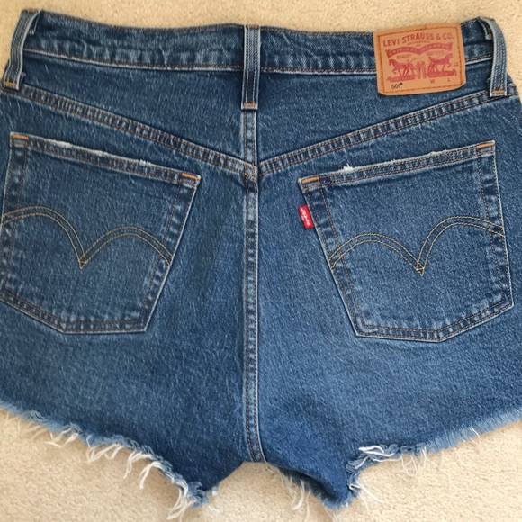 Levi’s 501 Button Fly Denim Shorts - Picture 4 of 6